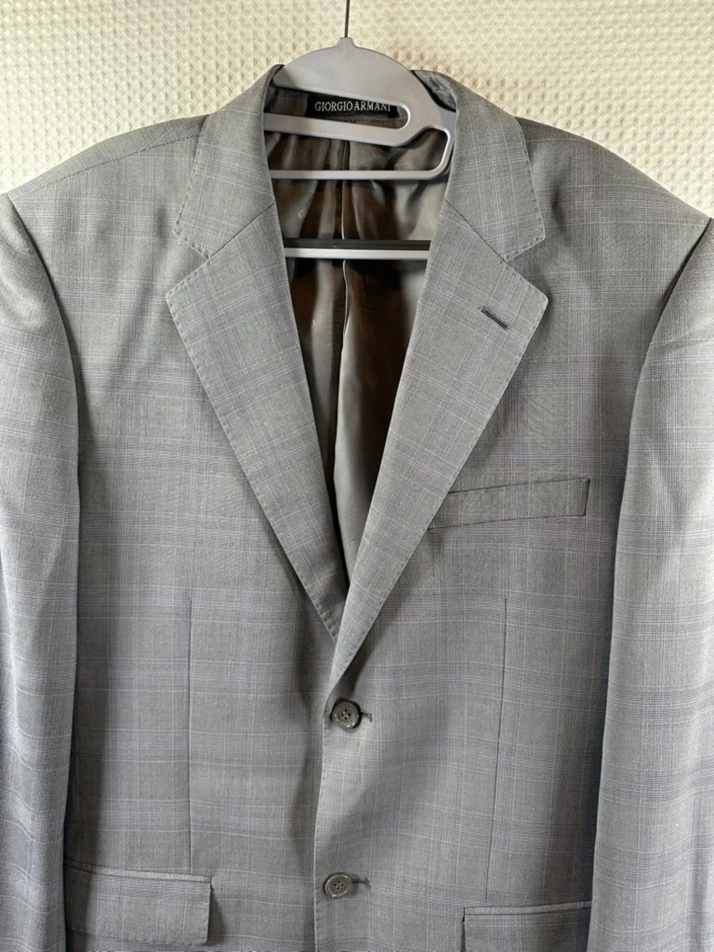 Giorgio Armani  LeCollezioni Grey Plaid Two-Button Suit Jacket Blazer